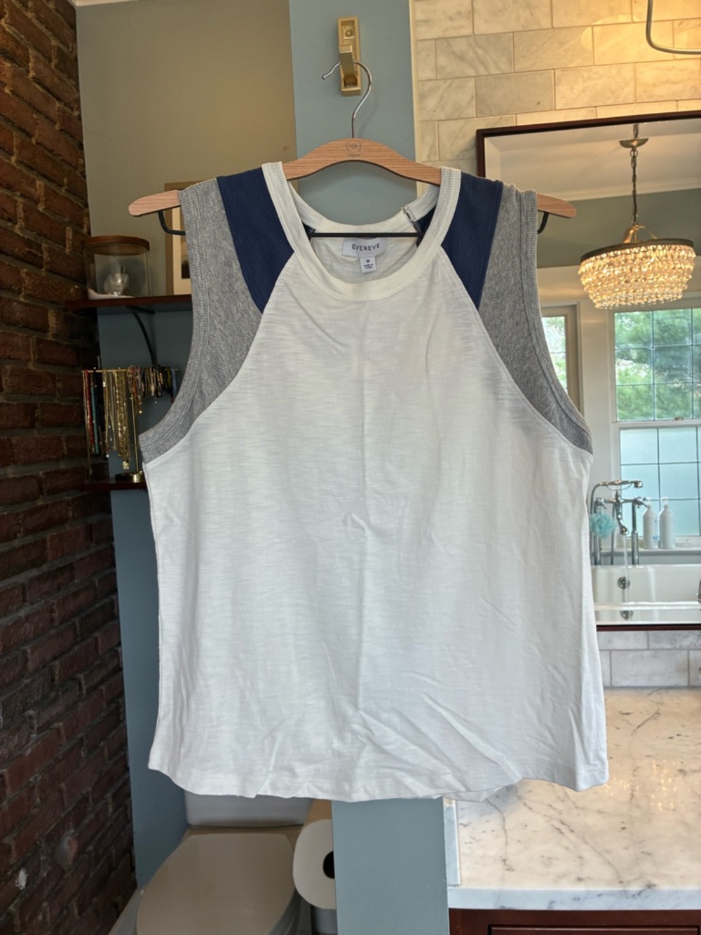 NWT Evereve Kenzie Sport Raglan Tank Sz M